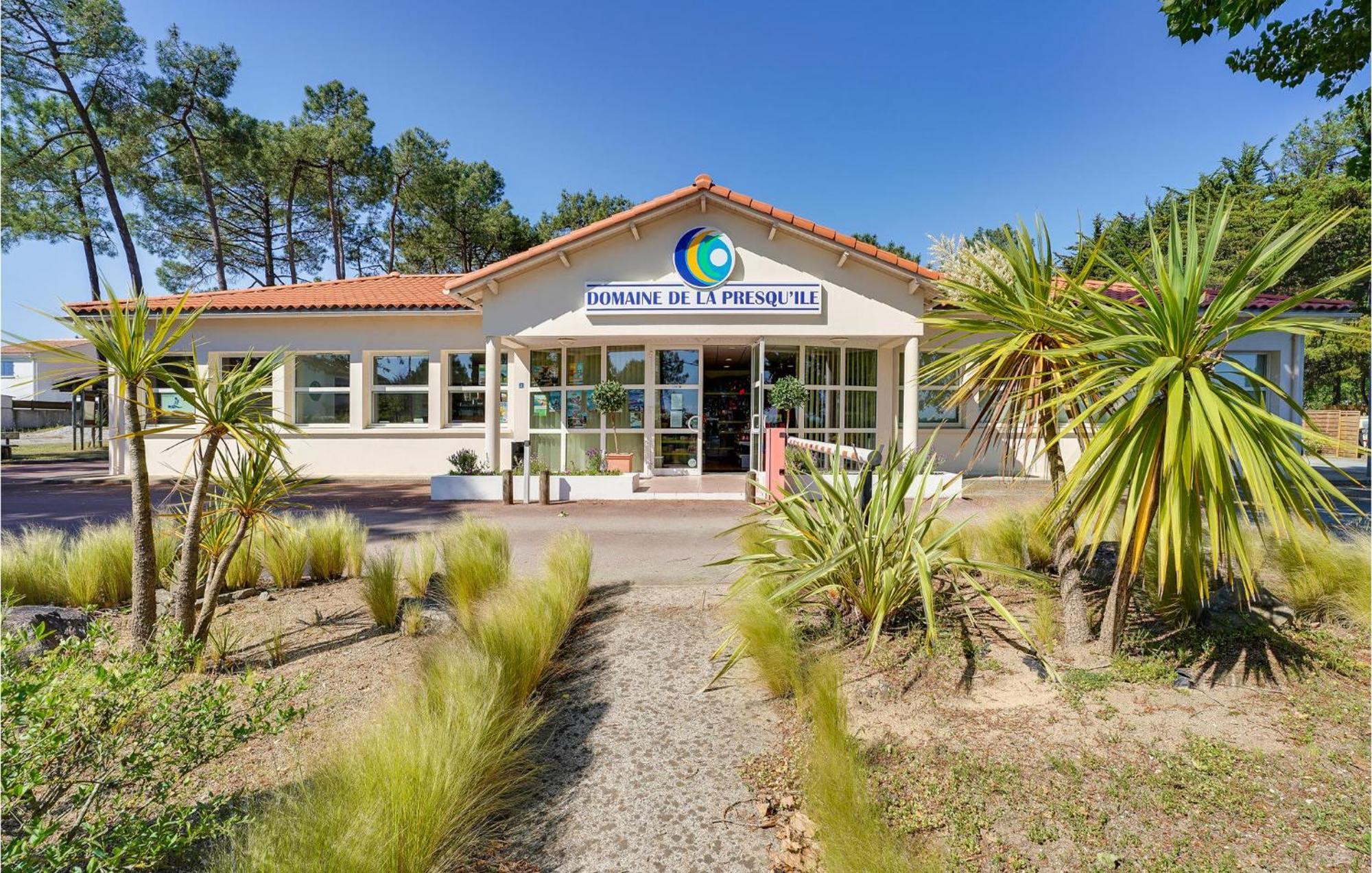 Lovely Home In La Faute-Sur-Mer With Kitchen Exterior photo